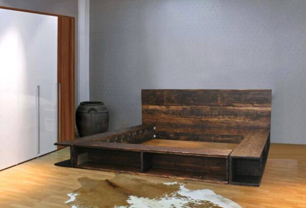 100% wood queen bed - Image 7