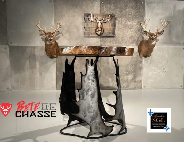 Small Hunting Table
