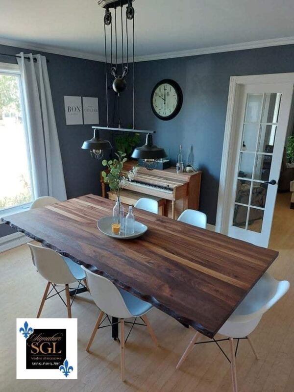Table La Coureuse des Bois in walnut with central foot