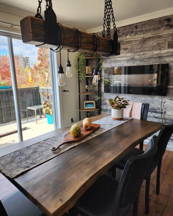La Coureuse des Bois table & steel chairs set