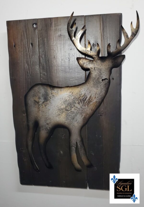 DECORATIVE WALL
